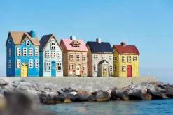 IB Laursen talolyhty Nyhavn kukat ja vaaleanpunainen katto