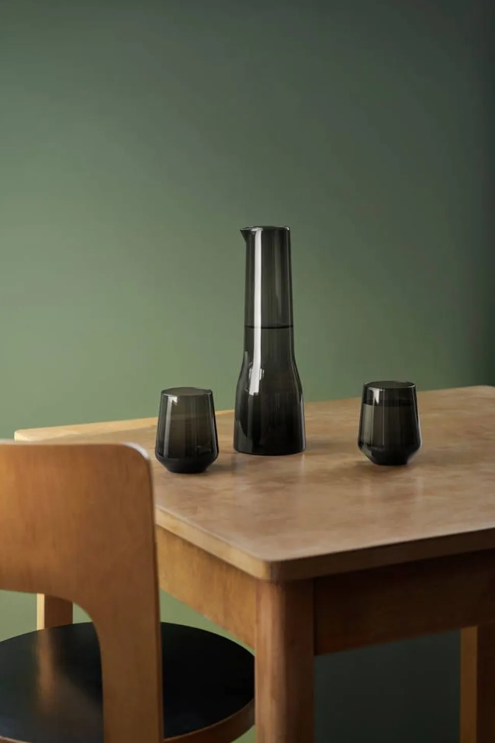 Iittala Essence kaadin 100 cl tummanharmaa