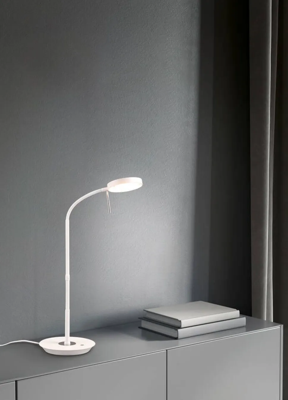 Trio Lighting LED pöytävalaisin Monza mattavalkoinen