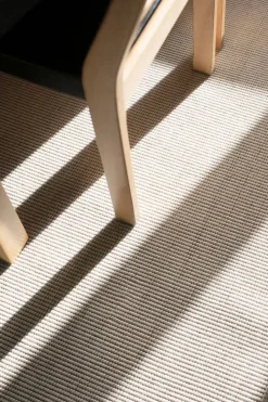 VM-Carpet Esmeralda 71 valkoinen, Ø 240 cm, kantti 009 B