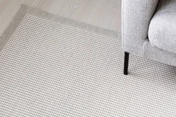 VM-Carpet Lyyra 52 valkoinen 160*230 cm, kantti 1